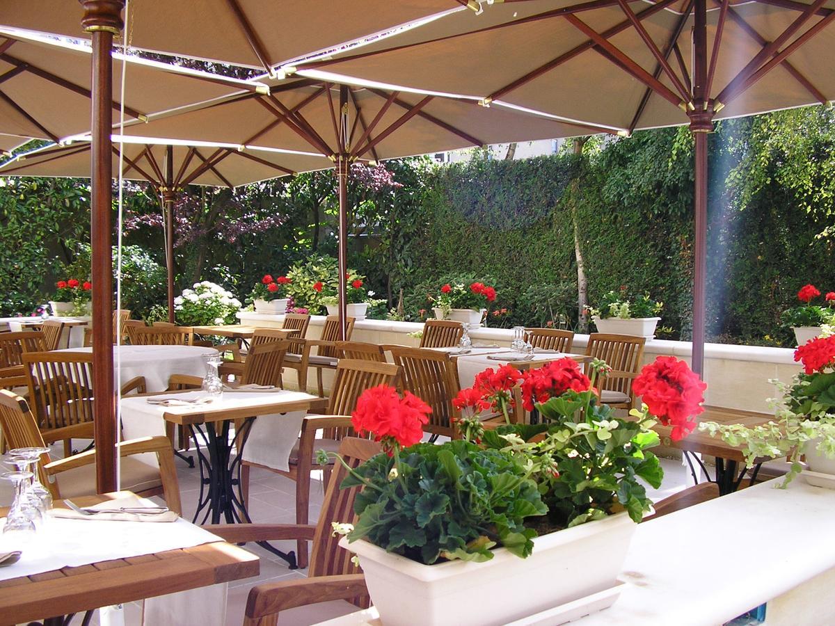 Logis Hotel-Restaurant Les Airelles Neufchatel-en-Bray Exterior photo